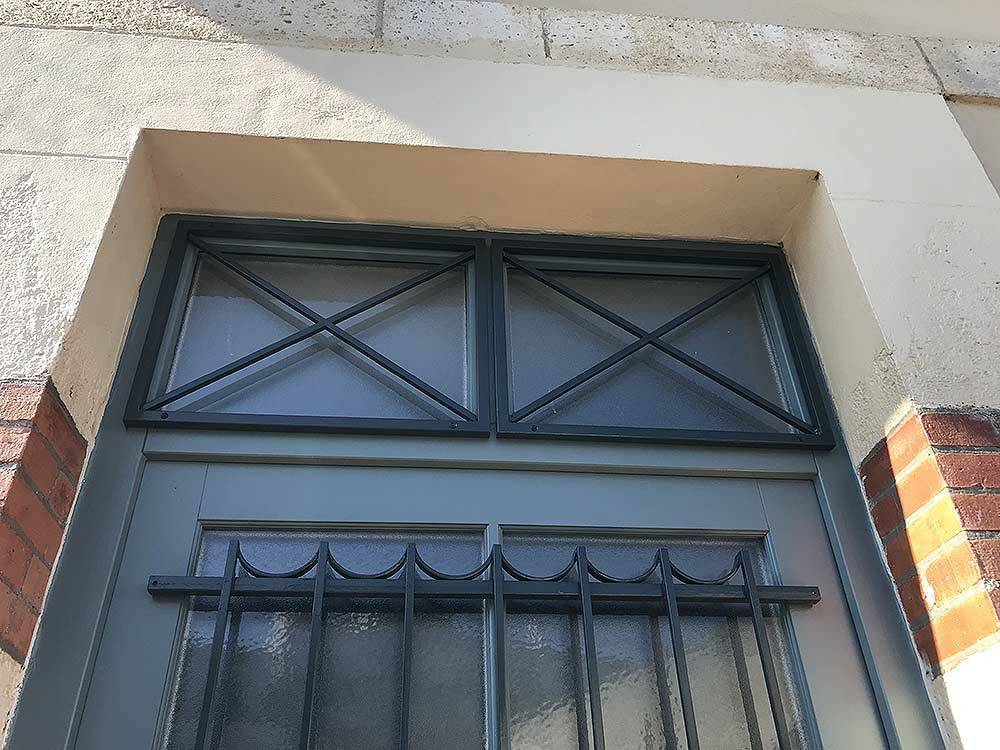 porte en metal